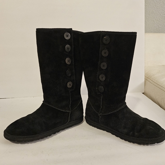 Uggs Boots - Picture 3 of 7